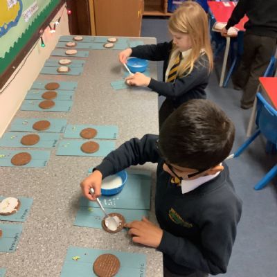 Christmas Biscuit Decorating